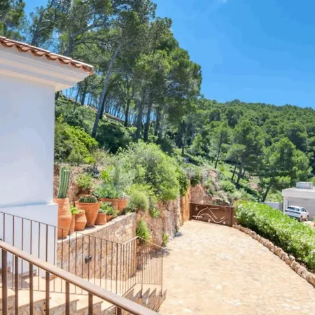 House With Spectacular Sea Views In Botel *