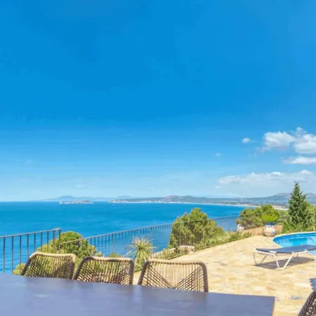 Botel House With Spectacular Sea Views In