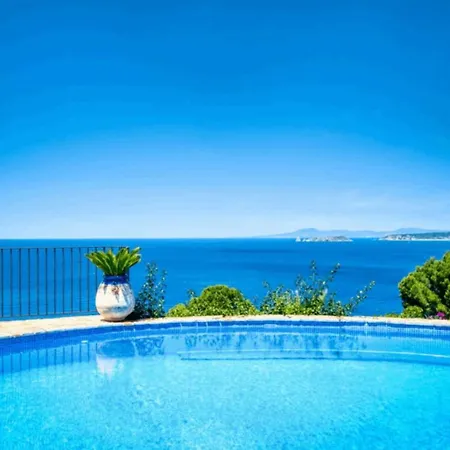 Botel House With Spectacular Sea Views In Begur