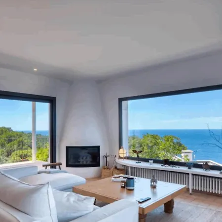 House With Spectacular Sea Views In * Begur