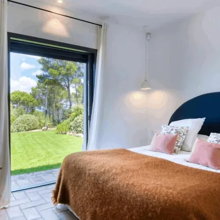 Botel House With Spectacular Sea Views In *
