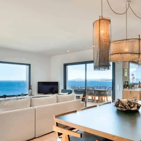 House With Spectacular Sea Views In Begur